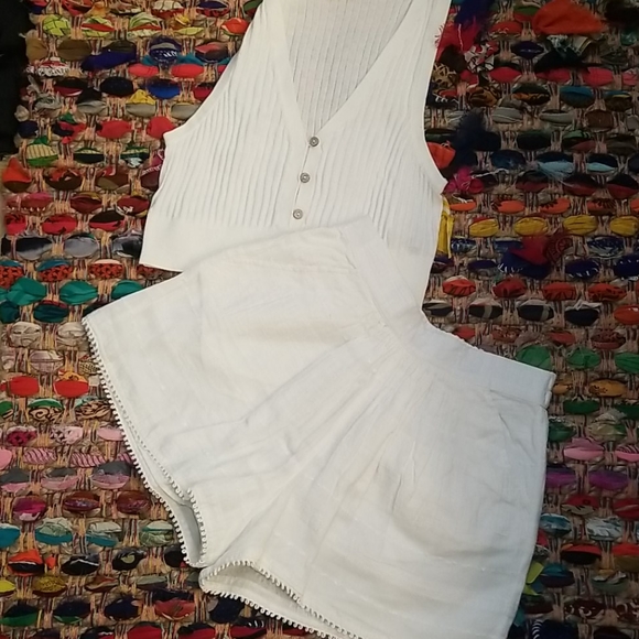 Free People Pants - NWOT FREE PEOPLE IVORY SHORTS